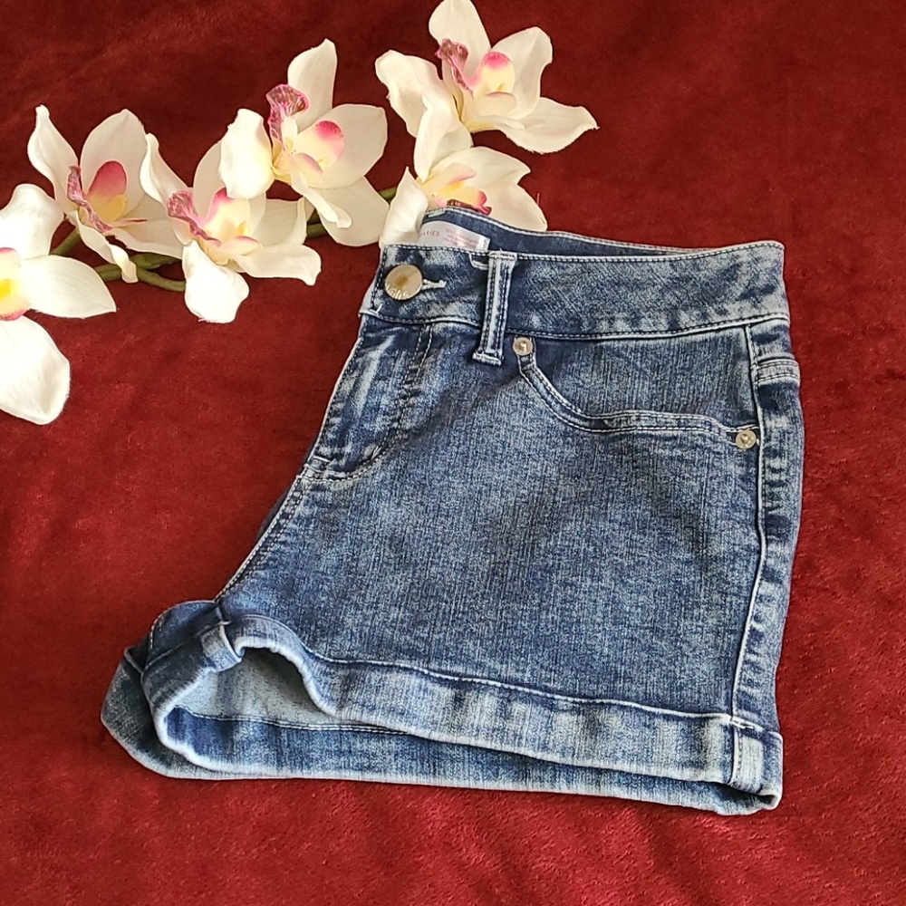 Stone Wash Jean Shorts - Picture 5 of 8